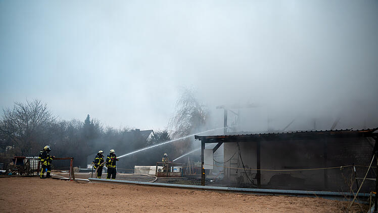 Hoher Schaden bei Scheunenbrand im Kreis N&uuml;rnberger Land