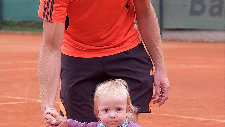 Schon die Kleinsten kommen mit Tennis in Berührung. Foto: Gerd Schaar