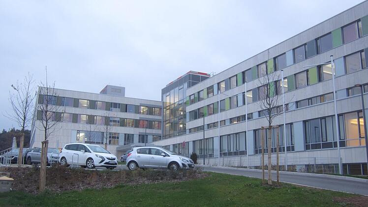 Unbefriedigend ist derzeit noch die Situation bei den Kurzzeitparkplätzen vor dem Haupteingang.Matthias Einwag