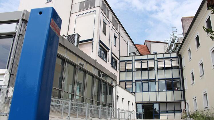 Im Kreiskrankenhaus St. Anna in Höchstadt soll - eventuell noch in diesem Jahr - eine psychiatrische Ambulanz der Bezirkskliniken Mittelfranken eröffnet werden. Foto: Christian Bauriedel