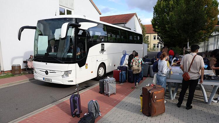 Ankunft von Afghanen mit Aufnahmezustand