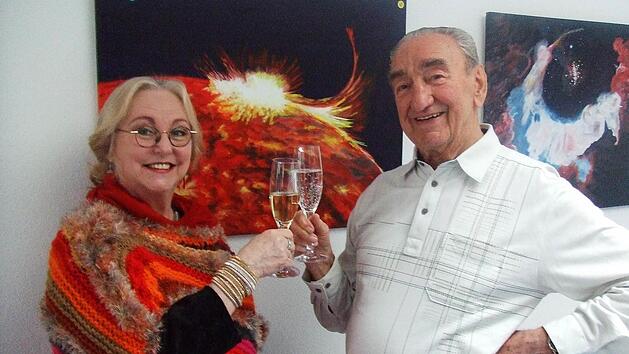 Joachim Schild und li.die Laudatorin Marthy Steller-Vrolyk. Foto: privat