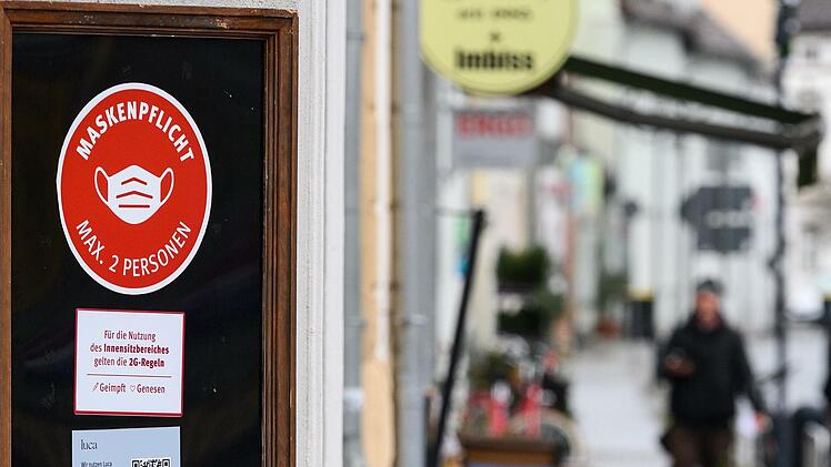 In vielen Restaurants muss man sich per Luca-App registrieren. Wie macht man das, wenn man kein Handy hat?