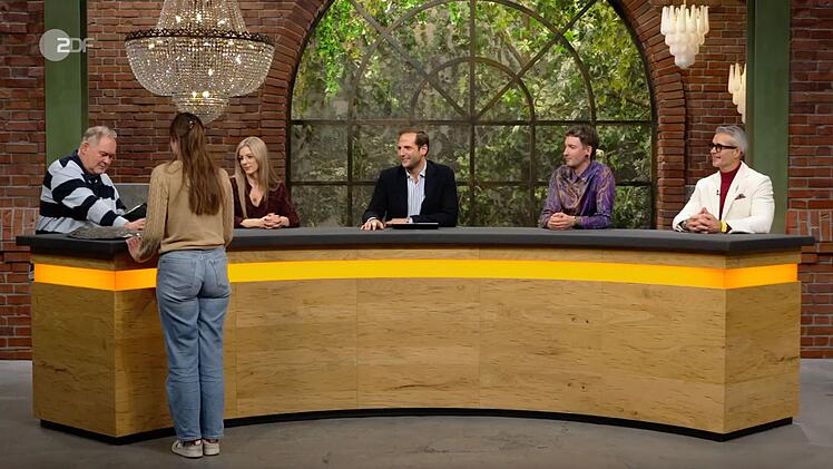 H&auml;ndler Walter "Waldi" Lehnertz kaufte das Prunkschild f&uuml;r seine typischen 80 Euro.