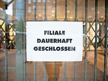 Geschlossene Galeria Kaufhof Karstadt Filiale in Hamburg. Der Konzern will weiter reihenweise Warenh&auml;user schlie&szlig;en.  Foto: Daniel Reinhardt, dpa
