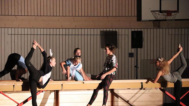 SV Baiersdorf: "Alice imWunderland"