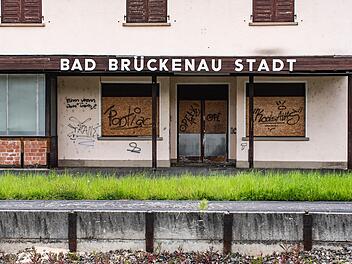 Das Gelände rings um den ehemaligen Bahnhof von Bad Brückenau soll neu gestaltet werden. Die Bürger können ihre Ideen einbringen. Foto: Jürgen Hüfner