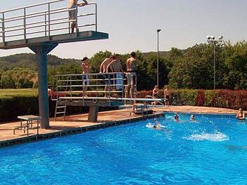 Auch das Thurnauer Freibad wird vorerst geschlossen bleiben. Foto: Archiv