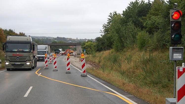 Die B 289 zwischen Zettlitz und Horb ist halbseitig gesperrt. Foto: Andy Welz