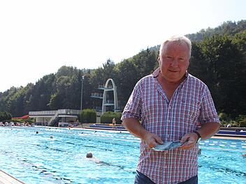 Gerhard Spindler war 42 Jahre lang Schwimmmeister im Frei- und Hallenbad. Bereits als Jugendlicher hatte er Spaß am Wassersport und machte sein Hobby schließlich zum Beruf.
