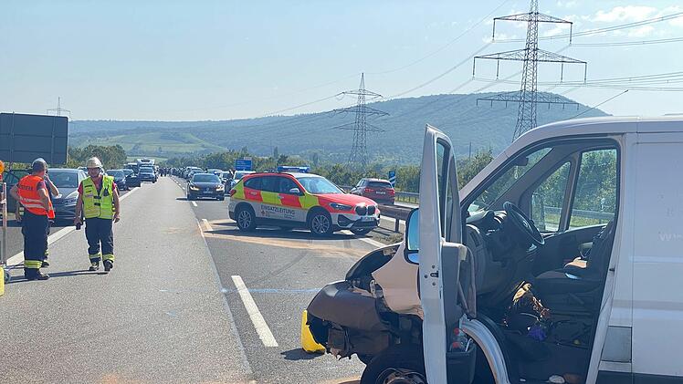 Landkreis Ha&szlig;berge: Eine Unfall-Serie forderte am Wochenende die Rettungskr&auml;fte.