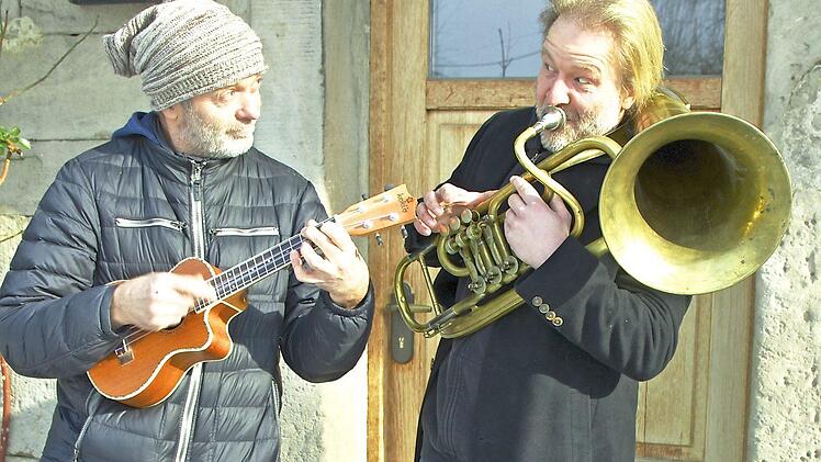 Das Duo "Michl & Metzler" spielt am 5. Januar in der Kulmbacher Kommunbräu.  Foto: Franziska Fröhlich
