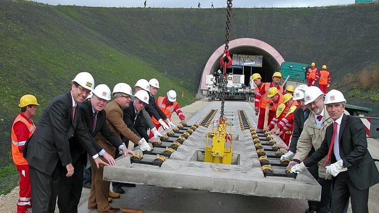 Die Froschgrundbrücke:  798 Meter von Ufer zu Ufer.