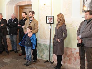 Freuten sich über den zahlreichen Besuch bei der Vernissage: Laudator Dieter Kraft, Sigbert Mantel, Zweiter Vorsitzender des Heimatgeschichtlichen Arbeitskreises Ebelsbach, die Künstler Paul Reitz, Michael Kuhn und Michaela Reitz sowie Hausherr Bürgermeister Walter Ziegler (von links).