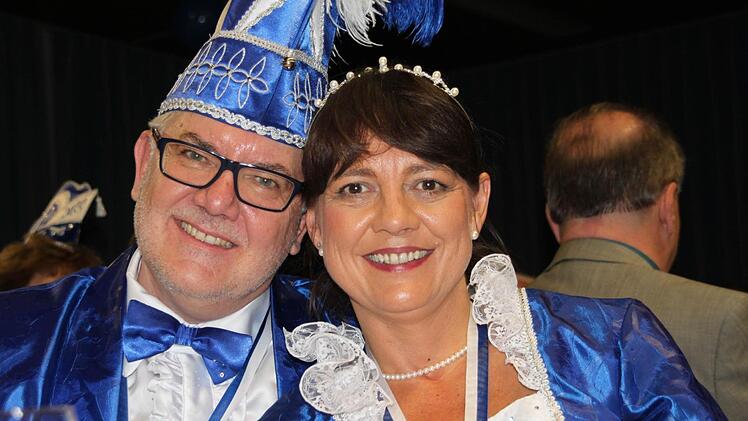 Eine Herz und eine Seele: Prinz Rüdiger I. (Gust) und Prinzessin Andrea II. (Auring) aus Kasendorf. Foto: Stephan Stöckel