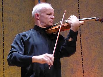 Thomas Zehetmair spielt die Paganini-Capricen. Foto: Gerhild Ahnert