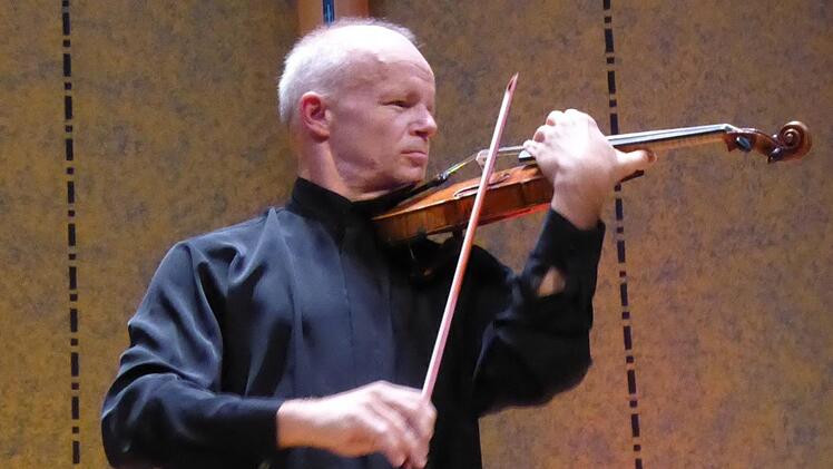 Thomas Zehetmair spielt die Paganini-Capricen. Foto: Gerhild Ahnert