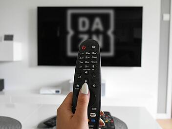 Wer DAZN ab 1. Feburar abonniert, muss tiefer in die Tasche greifen.
