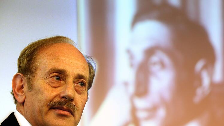 Michael Hulton, Erbe des Kunstsammlers Alfred Flechtheim