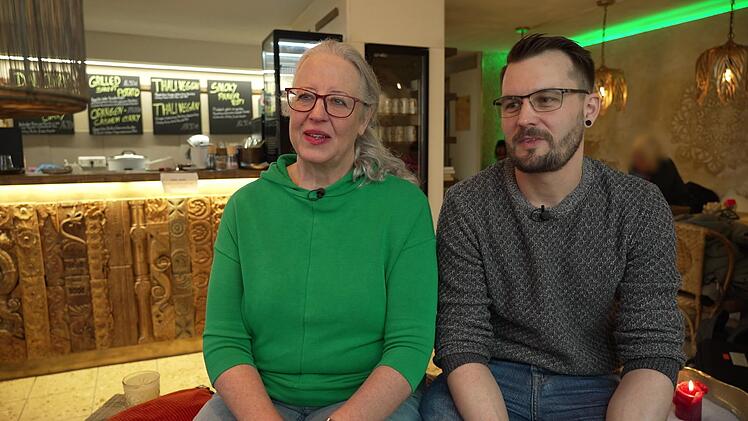 Gudrun freut sich beim Men&uuml;-Motto auf leichte Kost.