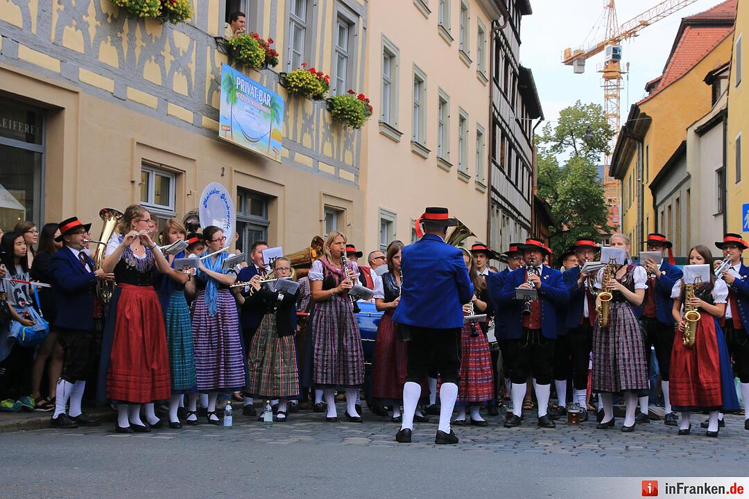 Sandkerwa 2015 - Kerwasbaum-Aufstellen
