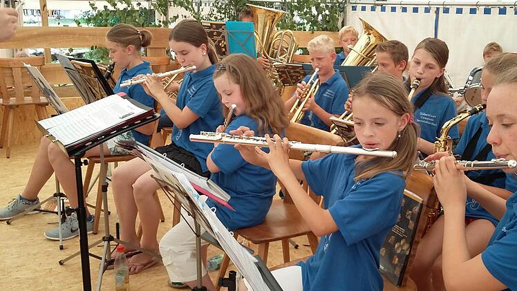 Musizieren macht Spaß, und wenn die Prüfung erfolgreich bestanden wurde, noch viel mehr. Foto: Diana Leitsch