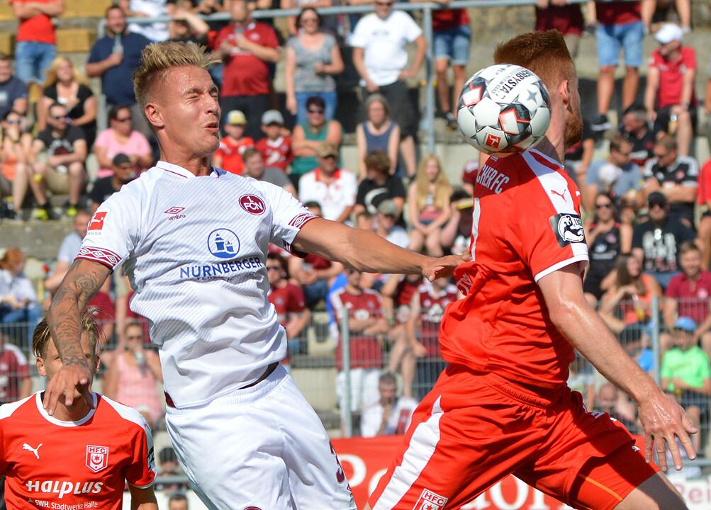 1. FC Nürnberg unterliegt dem Halleschen FC in Weismain