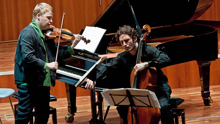 Auch als Duo beeindruckten der Geiger Pekka Kuusisto und der Cellist Nicolas Altstaedt.Foto: Jochen Berger