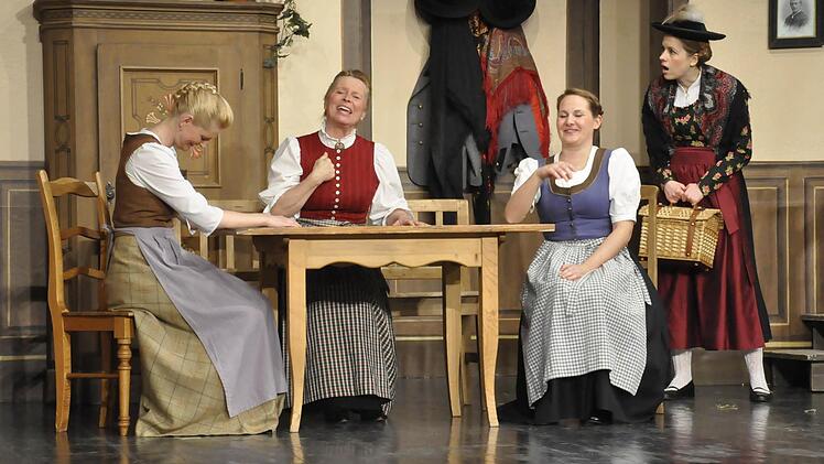Das Chiemgauer Volkstheater zeigte das Stück "Kartlbauer". Foto: Peter Klopf
