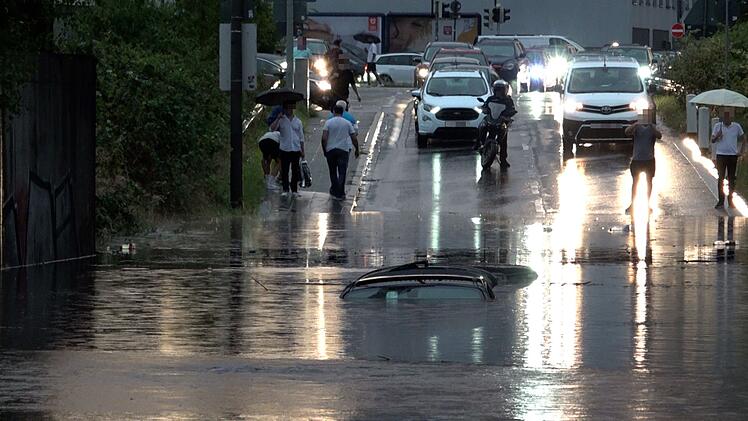 Unwetter in Nürnberg: Gewitter mit Starkregen verursacht Überflutungen