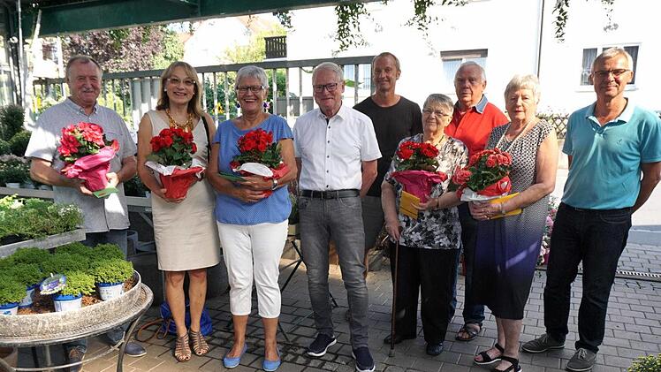 Die Preisträger, von links: Fritz Bucher, Renate Schroff, Annita Glass, Klaus-Peter Gäbelein, Peter Gauch, Gerlinde Welker, Klaus und Beate Bedner sowie Thomas Kotzer  Fotos: Richard Sänger