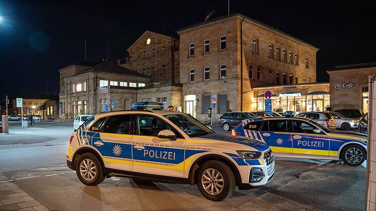 Luftdruckpistole in Zug festgestellt: Polizeidurchsuchung am Bamberger Bahnhof