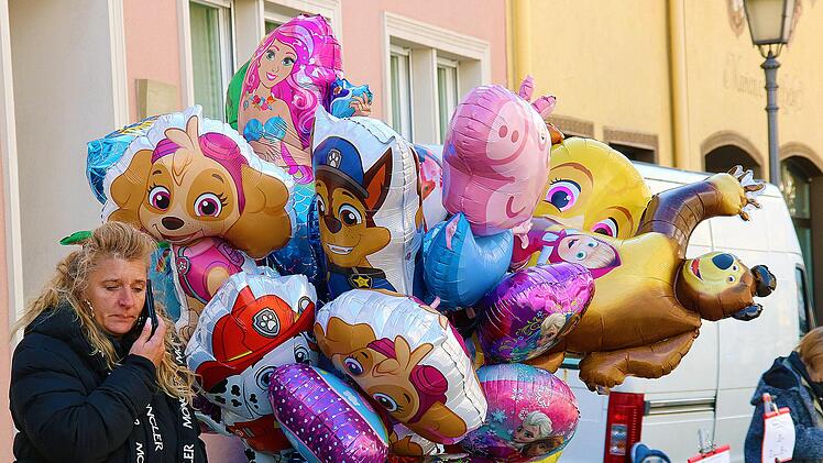Bunte Luftballons sind bei Kindern immer begehrt. Foto: Dieter Britz