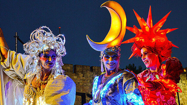 Hof: "Mond- und Sternenwesen" auf Weihnachtsmarkt - das erwartet die Besucher