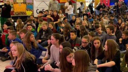 Großer Andrang herrschte in der Turnhalle