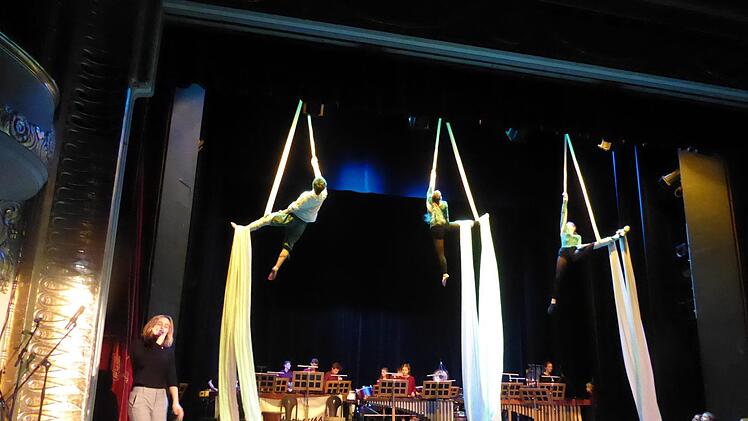 "Kisspercussiva trifft Circus Luna" Foto: Gerhild Ahnert