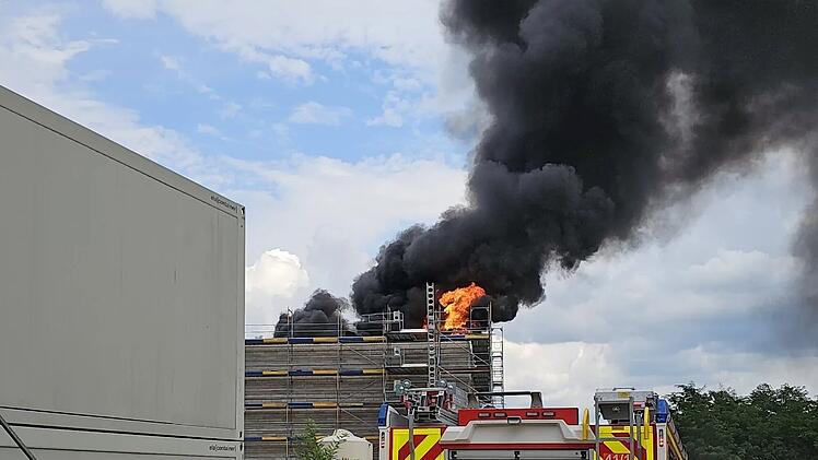 Kitzingen: Feuer im Staatsarchiv-Neubau – Feuerwehr vermutet Brandursache