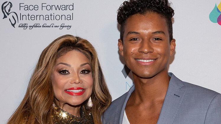 Jaafar Jackson, hier mit seiner Tante La Toya Jackson, feiert mit "Michael" sein Deb&uuml;t als Schauspieler.