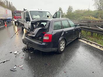 Unfall am Autobahnkreuz Bamberg: Polizei berichtet von "heftigem Zusammensto&szlig;"