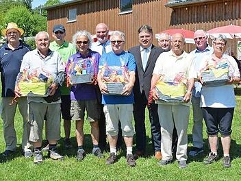 Für die Gruppen mit den meisten Teilnehmern gab es Geschenkkörbe. Foto: Klaus-Peter Wulf