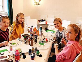 Beim Basteln und Malen verging die Zeit schnell. Foto: Johanna Blum