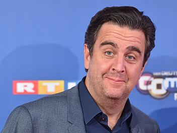 Bastian Pastewka erkl&auml;rt, was ihn an Kai Pflaumes Moderation st&ouml;rt.