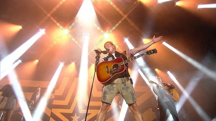 Andreas Gabalier ist vor allem durch seine Songs "I sing a Liad f&uuml;r di" und "Amoi seg` ma uns wieder" eine Schlagerikone geworden.