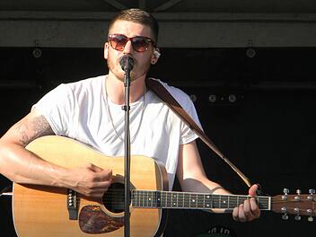 Tobias Hundt bei seinem Konzert in EbermannstadtFotos: Lengenfelder