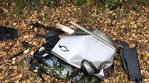 Schwerer Unfall im Kreis N&uuml;rnberg: Gegen Baum geprallt und &uuml;berschlagen