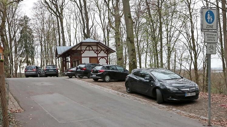 Die Autos sollen aus dem Kellerwald weitgehend verbannt werden.  Fotos: Josef Hofbauer