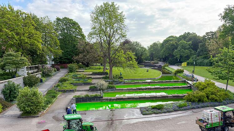 Protestbewegung f&auml;rbt Brunnenwasser gr&uuml;n - Hamburg
