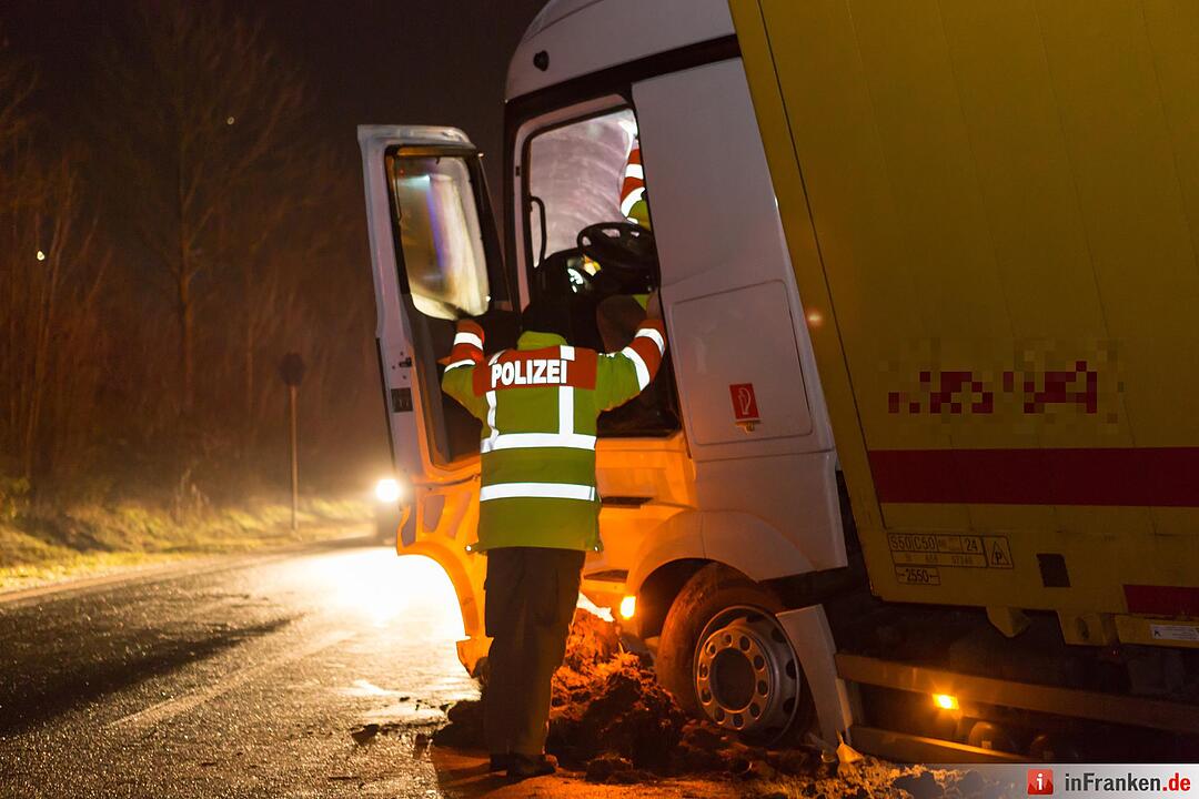 Südwesttangente Fürth: Lkw durchbricht Leitplanke