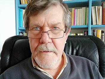 Friedhelm Vahsen hat seine Erinnerungen an die Zeit am Gymnasium veröffentlicht.Foto: Sylke Bosse-Vahsen