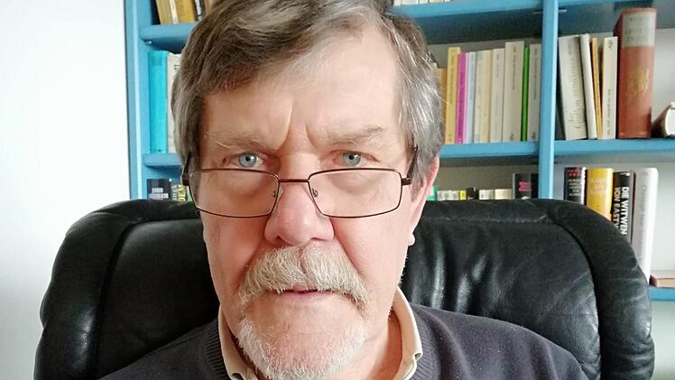 Friedhelm Vahsen hat seine Erinnerungen an die Zeit am Gymnasium veröffentlicht.Foto: Sylke Bosse-Vahsen